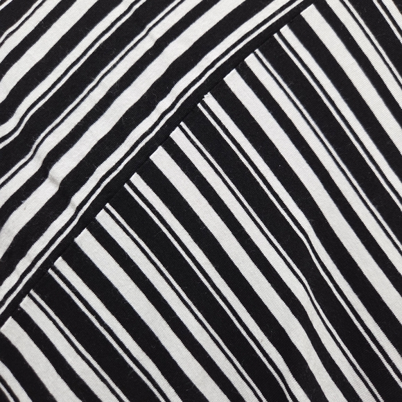 A-line Hawaii Elegant Diagonal Striped Short Sleeve Tee - Picture 4 of 4